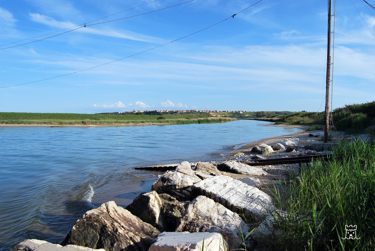 Mouth of Biferno River, seaside of Termoli — Molise Coast